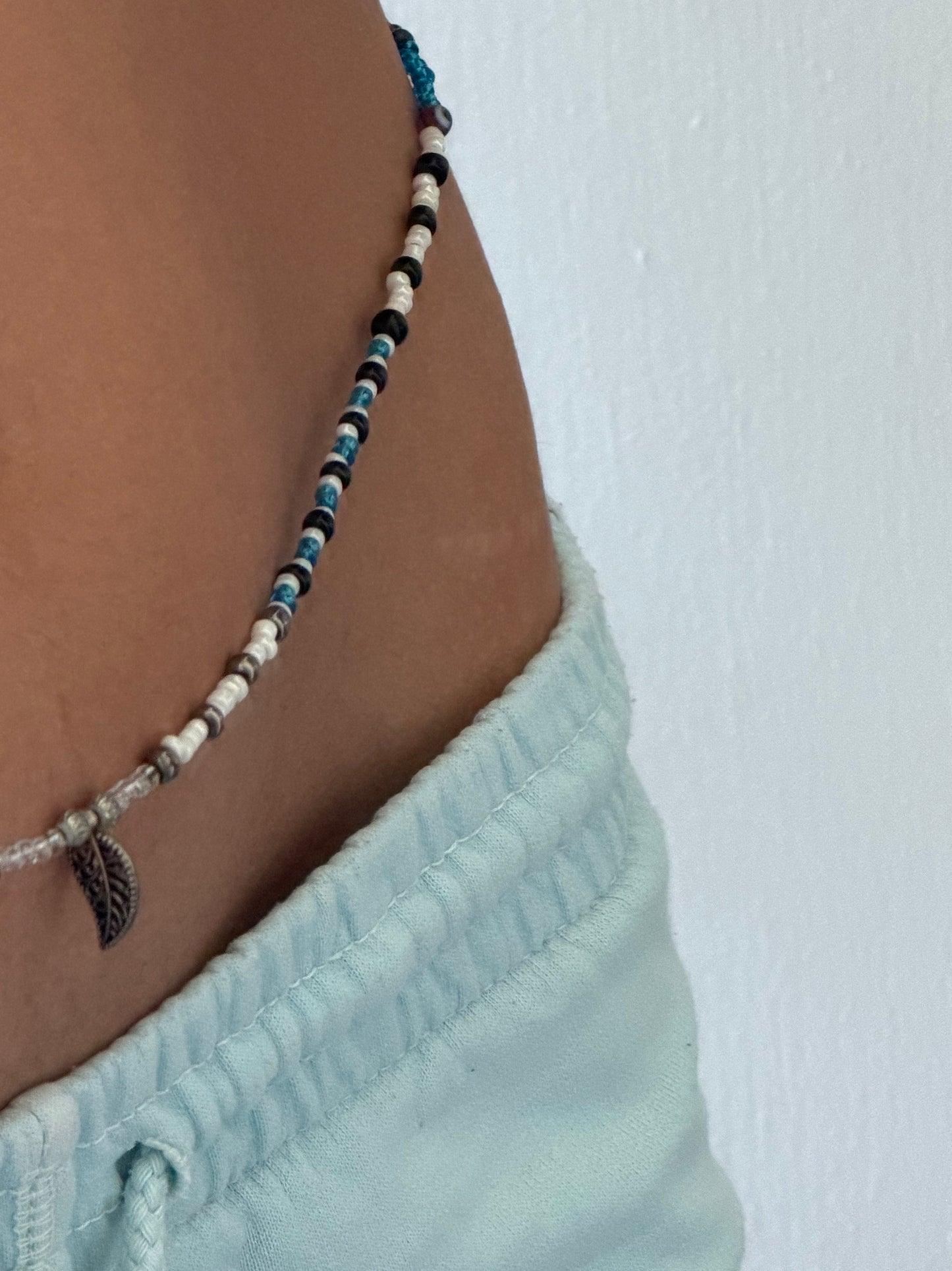 Feather waistbead 33”